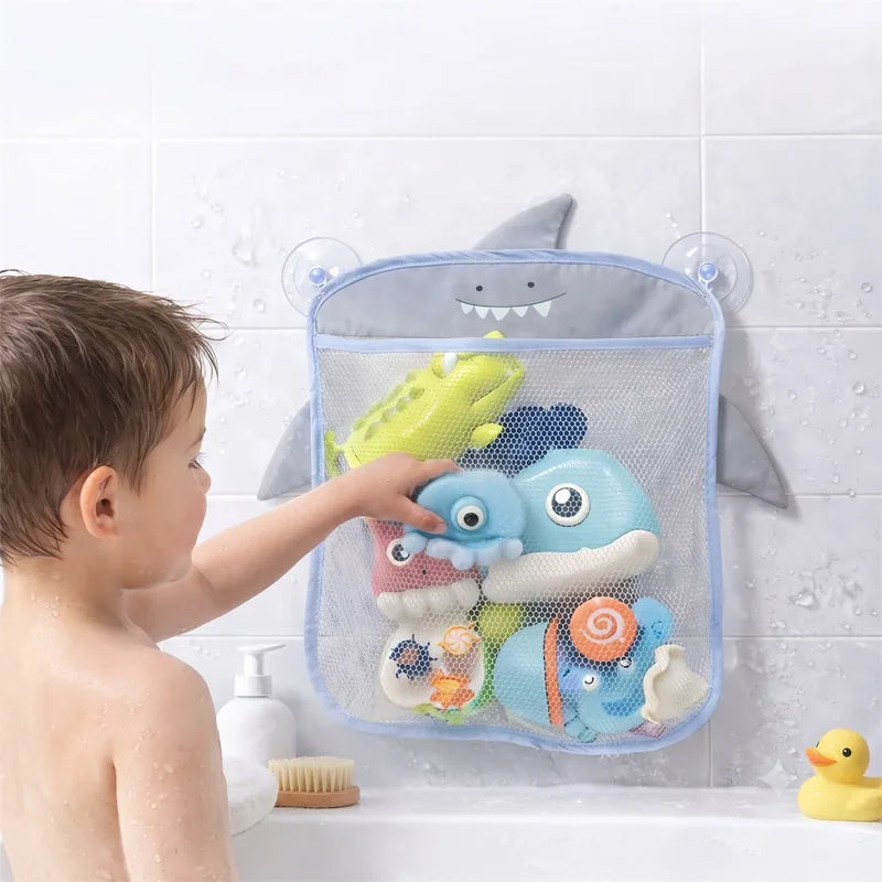 Organização de brinquedos e itens infantis no banho
